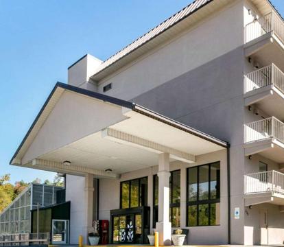 Photo of Sleep Inn & Suites Gatlinburg