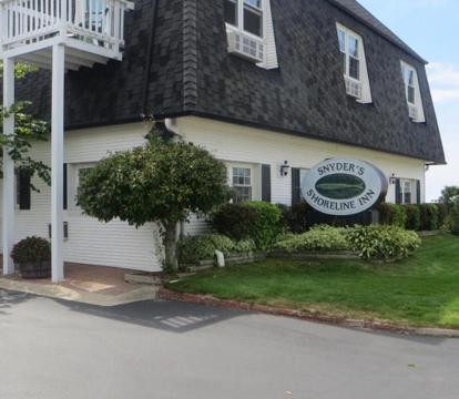 Photo of Snyders Shoreline Inn