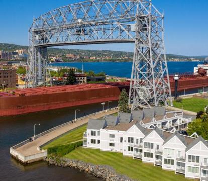 Escape to Romance: Unwind at Our Handpicked Selection of Romantic Hotels in Duluth (Minnesota)