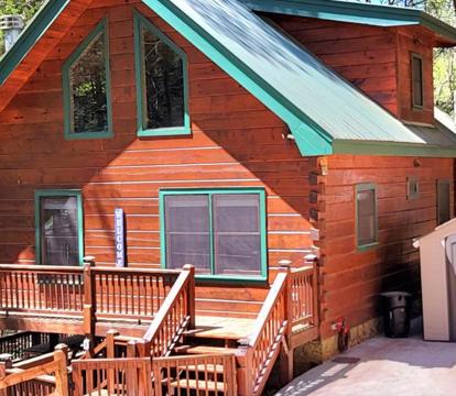 Photo of LUXURY CABIN WITH WATERVIEW AND PRIVACY, hiking