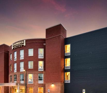 Escape to Romance: Unwind at Our Handpicked Selection of Romantic Hotels in Marquette (Michigan)