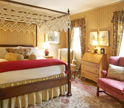 Escape to Romance: Unwind at Our Handpicked Selection of Romantic Hotels in Stockbridge (Massachusetts)