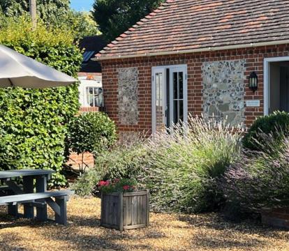 Photo of Stonehenge Cottages