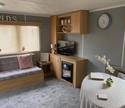 Photo of Poolside Hideaway, Tattershall Lakes