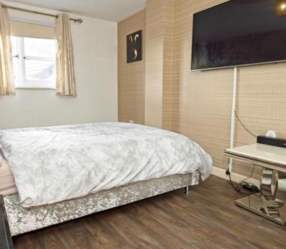 Photo of Stylish Lodge Villa