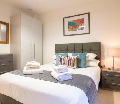 Photo of Urban Living's - The King Edward I Luxury Apartment in the Heart of Windsor