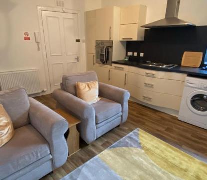 Photo of Stylish 2nd Floor Georgian 1 Bedroom Apartment