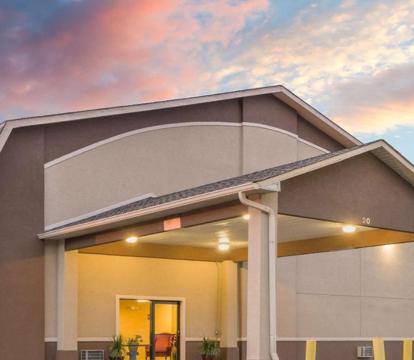 Photo of Super 8 by Wyndham Shelbyville