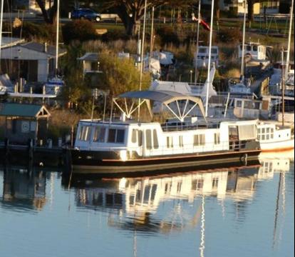 Photo of Swamp Fox luxury 2BR Dutch Barge