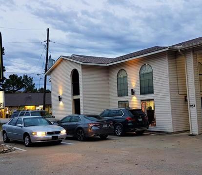 Photo of Swiss Village Inn