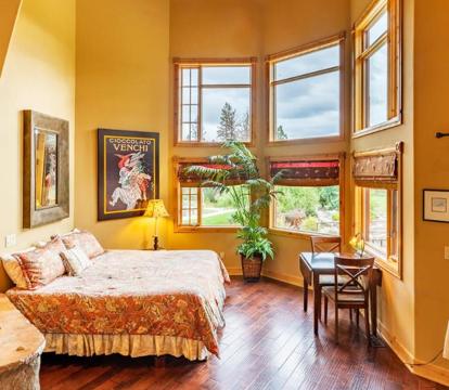 Photo of Talus Rock Retreat