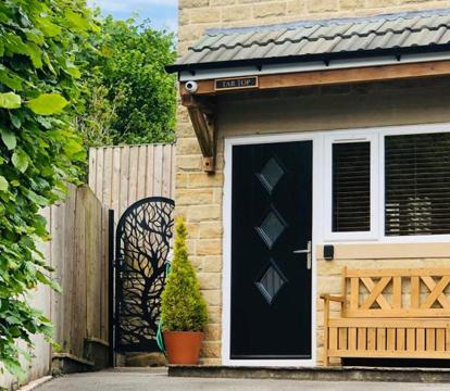 Adults Only Hotels in Silsden (West Yorkshire)