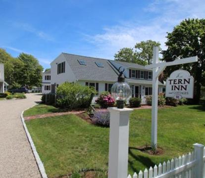 Best Adults-Only hotels in West Harwich (Massachusetts)