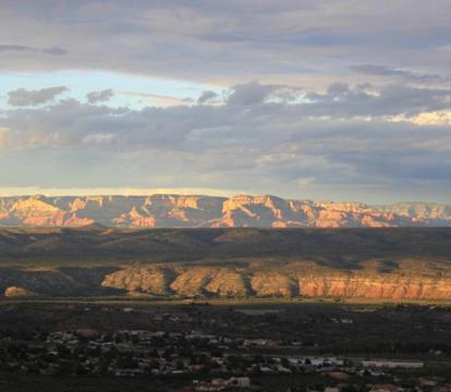 Escape to Romance: Unwind at Our Handpicked Selection of Romantic Hotels in Clarkdale (Arizona)
