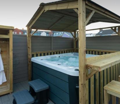 Photo of HOT TUB JACUZZI on private terrace FREE GATED PARKING sleeps 8