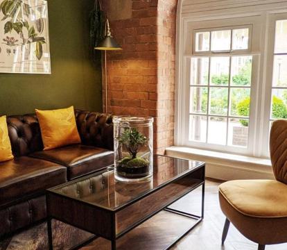 Photo of The Botanist's Hideout - Luxury Retreat with Parking