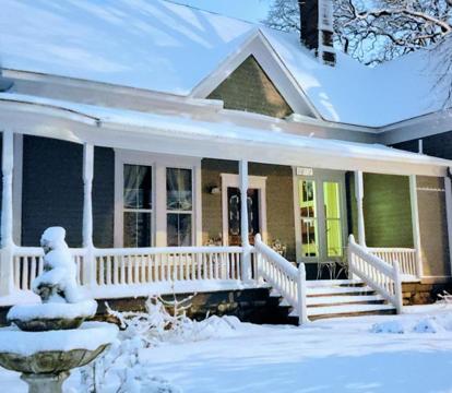 Escape to Romance: Unwind at Our Handpicked Selection of Romantic Hotels in Stephenville (Texas)