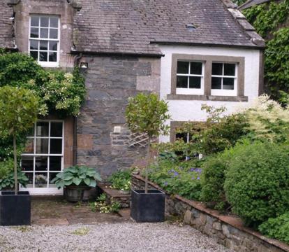 The most romantic hotels and getaways in Moniaive (Dumfries and Galloway)