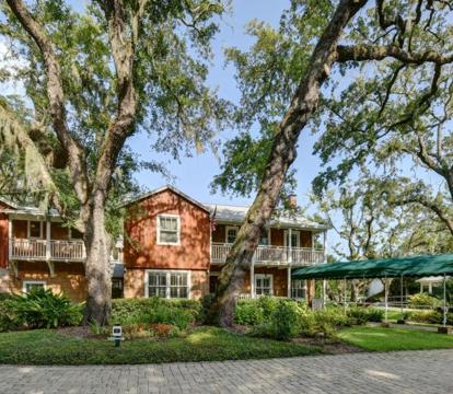 Escape to Romance: Unwind at Our Handpicked Selection of Romantic Hotels in Saint Simons Island (Georgia)