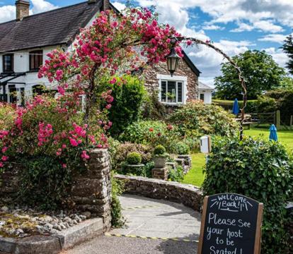 The most romantic hotels and getaways in Usk (Gwent)