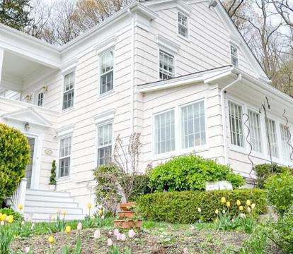 Photo of The Harbor Rose Bed & Breakfast