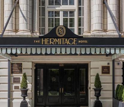 Best hotels with Babysitting and Childcare services in Tennessee for adults who need a break to relax and unwind together.