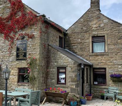 The most romantic hotels and getaways in Hucklow (Derbyshire)