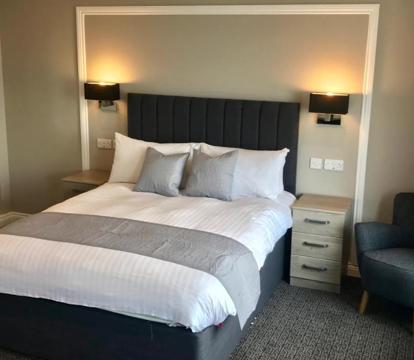 Photo of The Raven Hotel