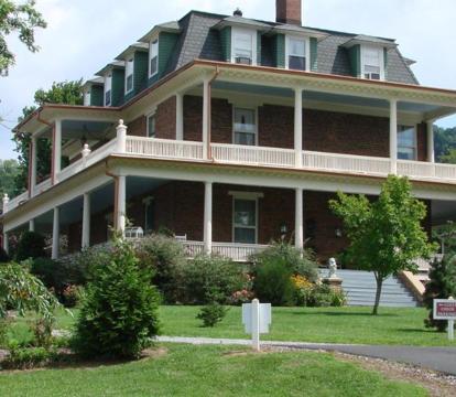 Photo of The Reynolds Mansion