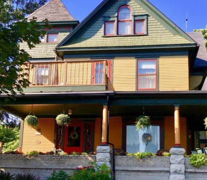 Escape to Romance: Unwind at Our Handpicked Selection of Romantic Hotels in Sturgeon Bay (Wisconsin)