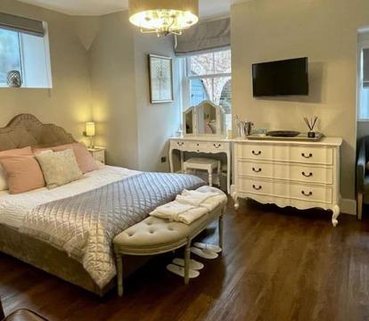 Photo of Boutique Apartment with Hot Tub, Chester