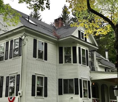 Escape to Romance: Unwind at Our Handpicked Selection of Romantic Hotels in Wilmington (Vermont)