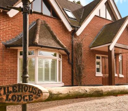 Adults Only Hotels in Denham (Buckinghamshire)