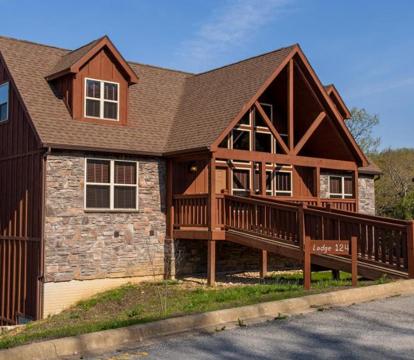 Escape to Romance: Unwind at Our Handpicked Selection of Romantic Hotels in Branson West (Missouri)