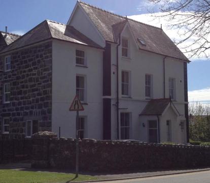 Photo of Tirionfa Guest House