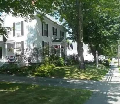 Photo of Topsides Bed & Breakfast