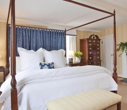 Escape to Romance: Unwind at Our Handpicked Selection of Romantic Hotels in Nantucket (Massachusetts)