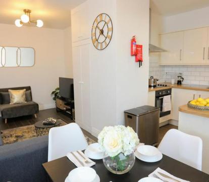 Photo of Aisiki Living at Upton Rd, Multiple 1, 2, or 3 Bedroom Apartments, King or Twin beds with FREE WIFI and FREE PARKING