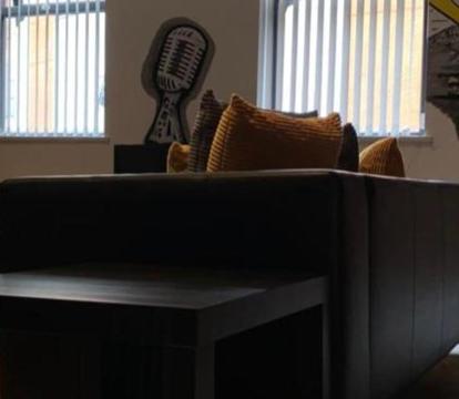 Photo of Spacious Shude Hill Apartment With Balcony