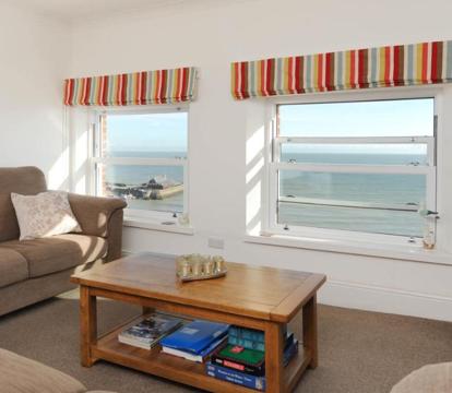 Photo of Luxury Two Bedroom Apartment with Fantastic Panoramic Sea Views