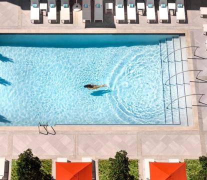 Photo of Warwick Melrose Hotel