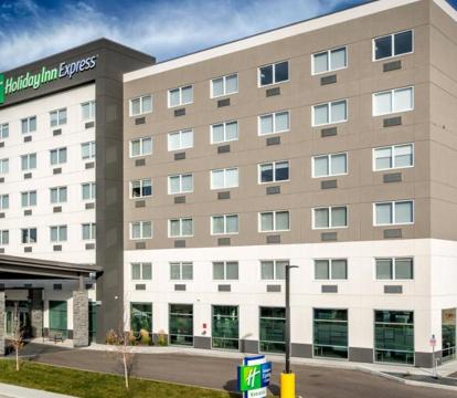Photo of Holiday Inn Express & Suites - Brandon, an IHG Hotel