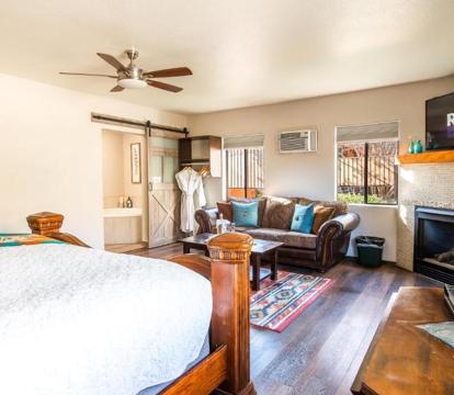 Photo of Whispering Creek Bed & Breakfast