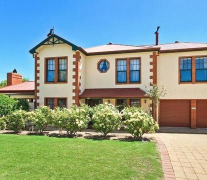 Photo of Wine and Roses Bed and Breakfast